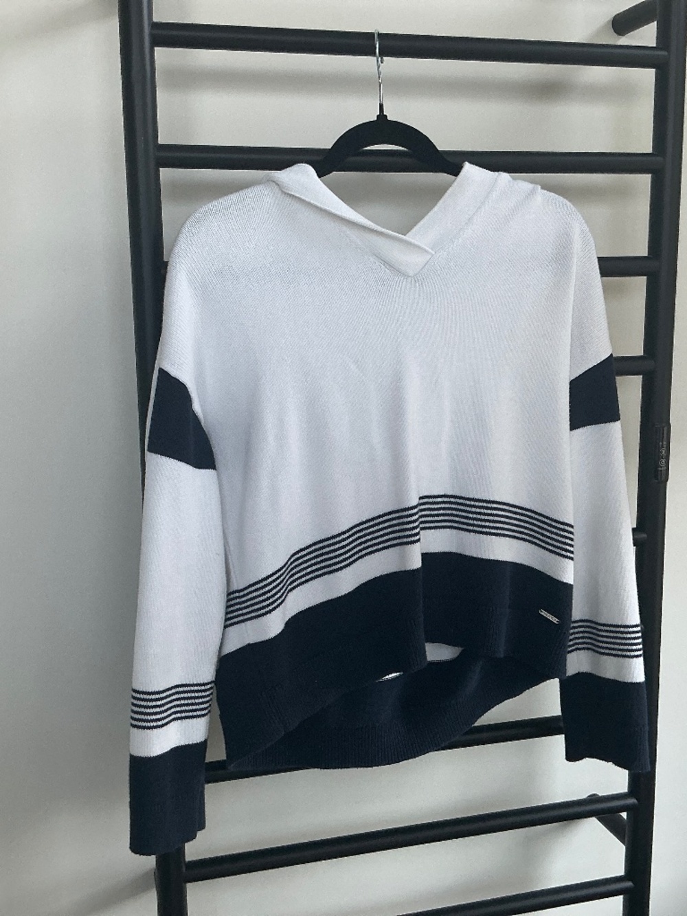Super cute and comfy Nautica sweater size small